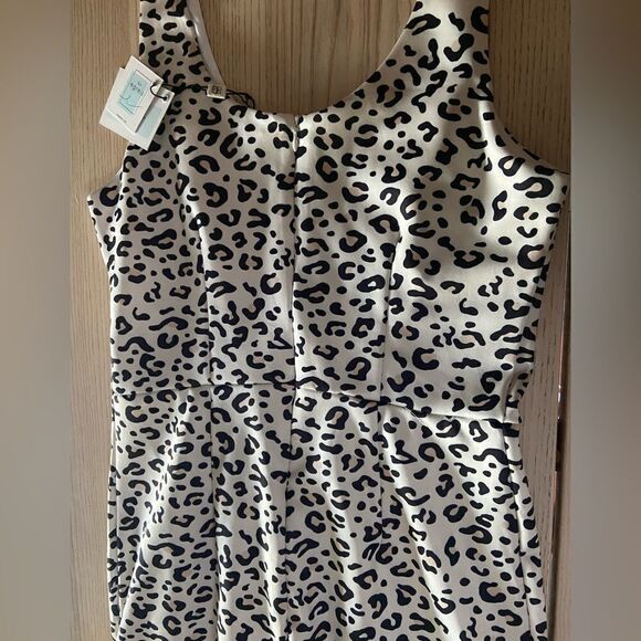 Egreis White Leopard Print Jumpsuit Womens M NWT - Picture 3 of 5